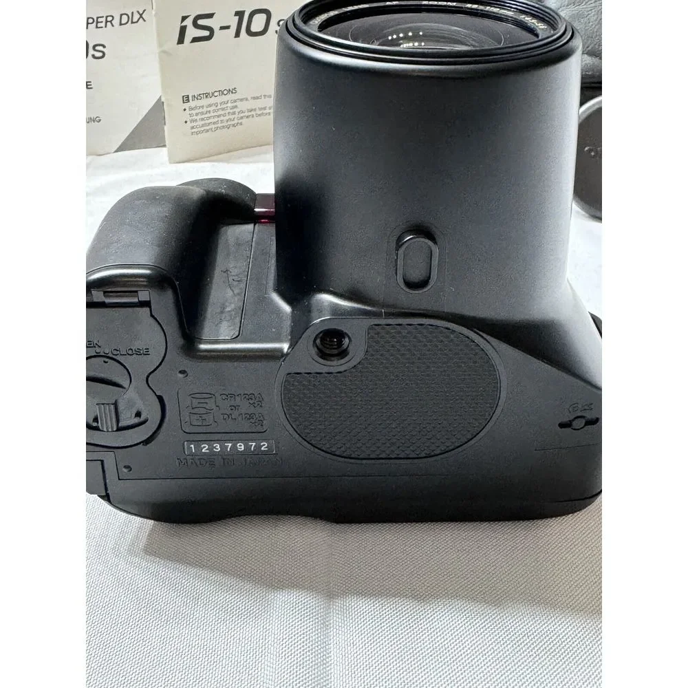Olympus IS-10  Super‎ DLX 28-110mm lens 35mm Film Camera 4xZoom Twin Flash +Case